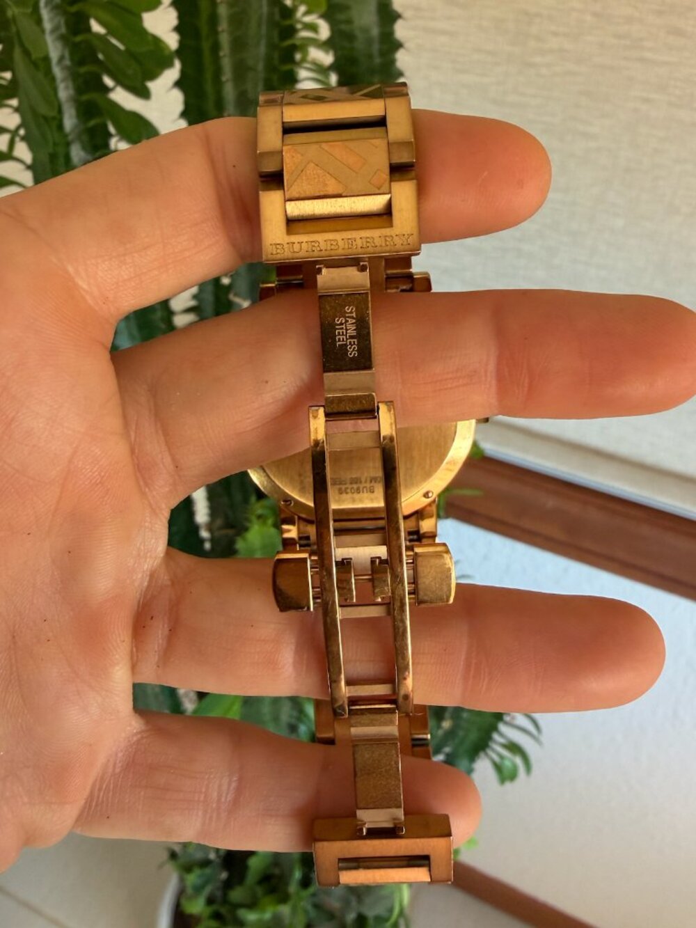 Burberry The City Rose Gold Dial - Steel Strap Watch - Picture 5 of 8